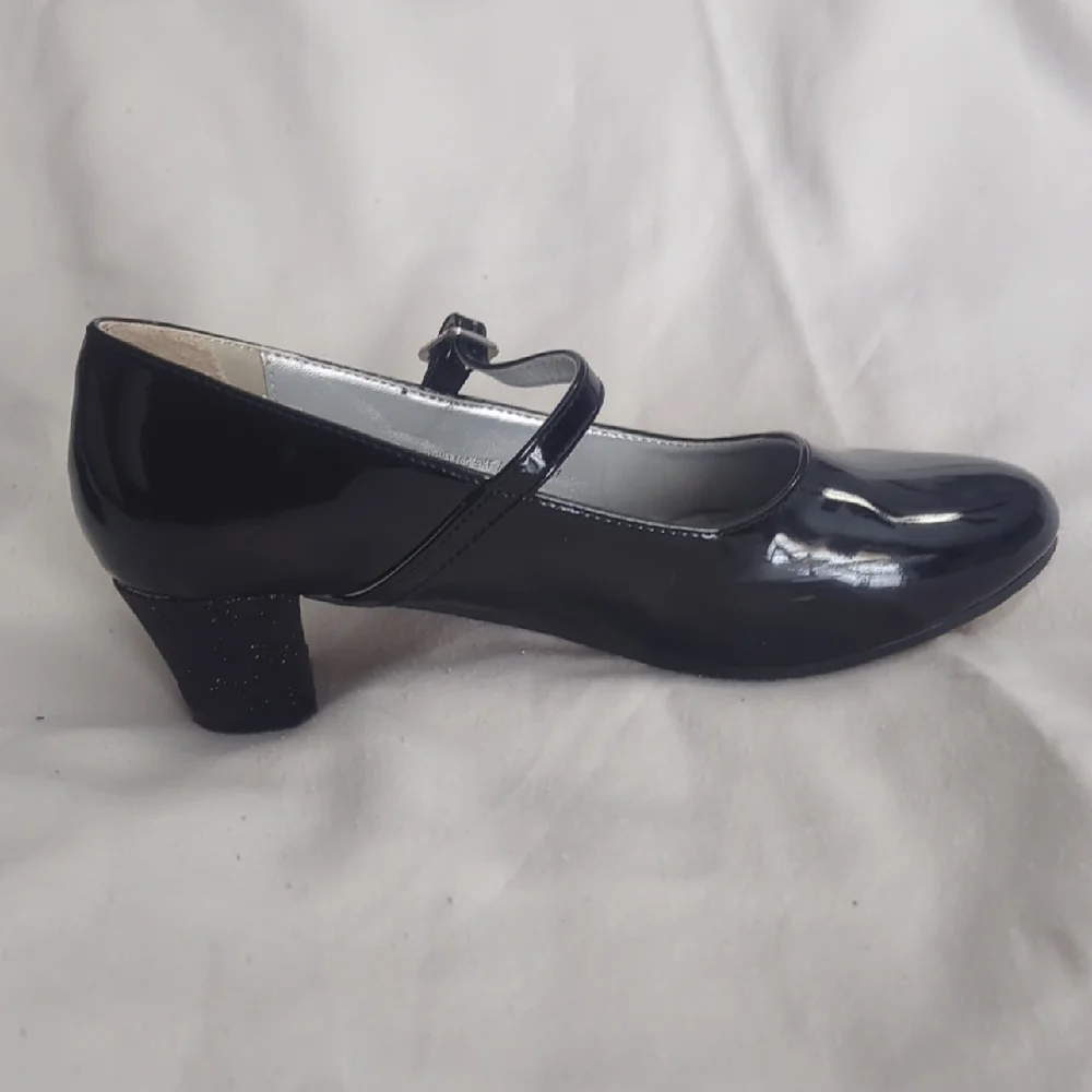 Girls Mary Jane Black Patent Leather Dress Shoes Size 5 W/ Heel